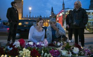 Tributi alla parlamentare inglese uccisa Jo Cox