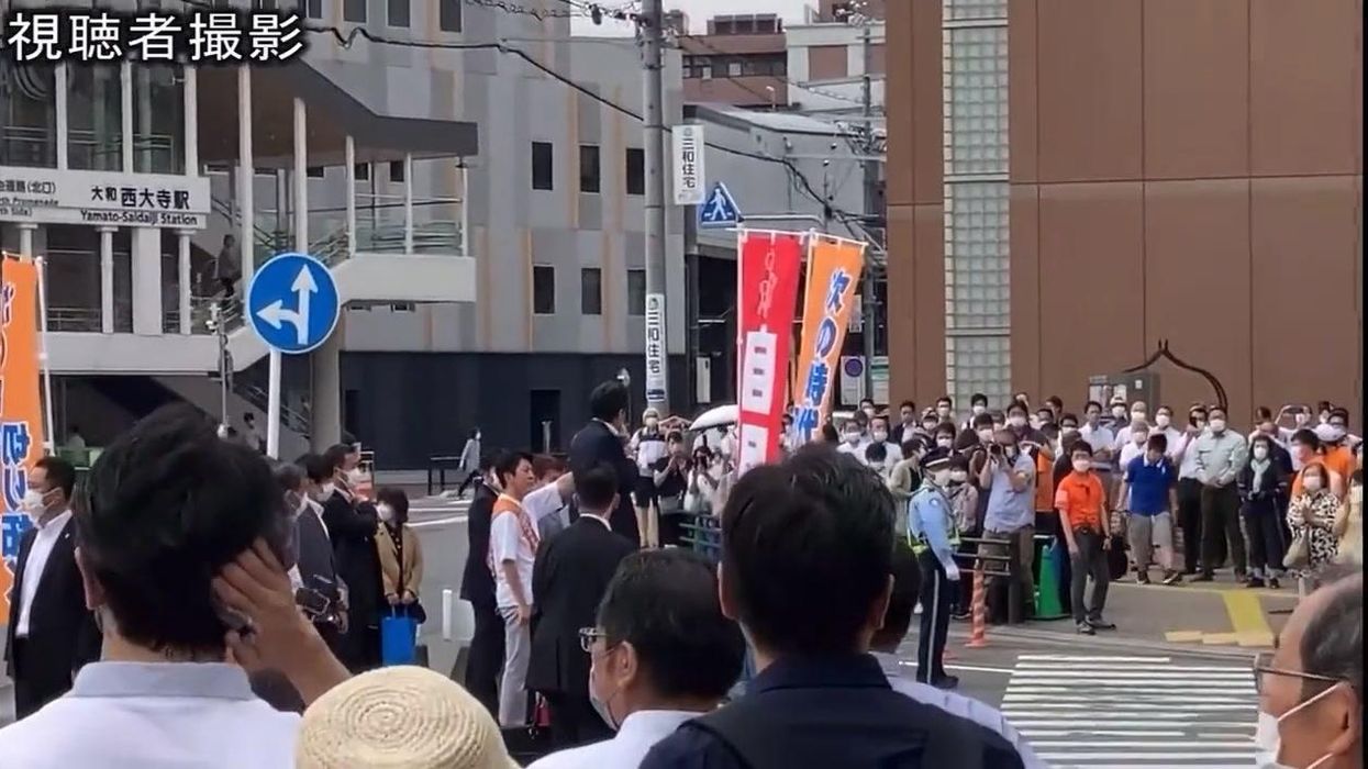 Shinzo Abe ucciso in un attentato. Il momento degli spari | video