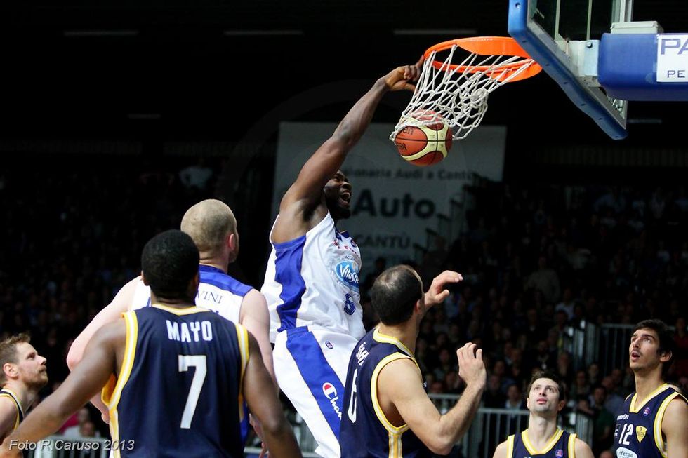 Basket, serie A: Brindisi batte Siena, 5 in testa