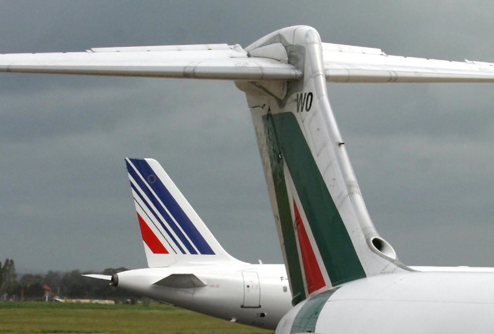 Alitalia's investor are considering possible sale