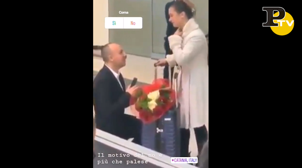 Aeroporto Catania proposta matrimonio video