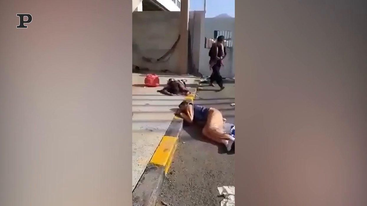 Afghanistan, 5 morti all'aeroporto di Kabul | video
