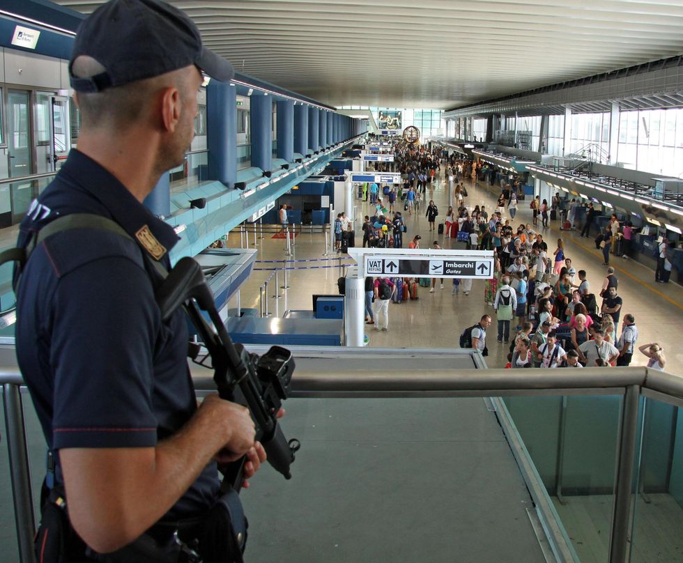 Terrorismo: nessuna allerta negli aeroporti