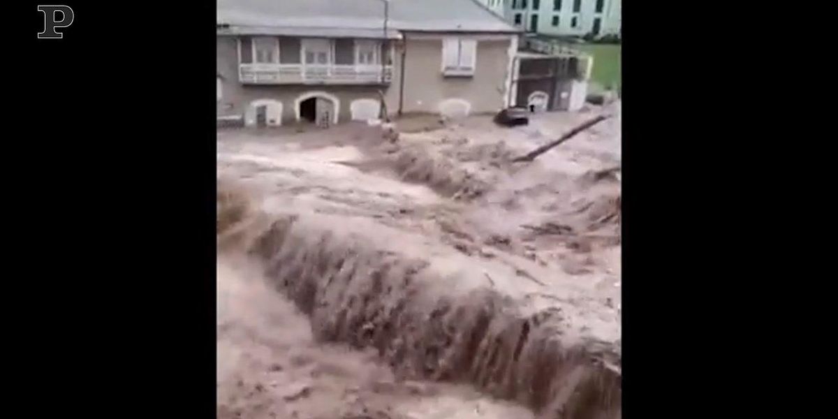 Alluvione a Savona, esonda il fiume Letimbro | video