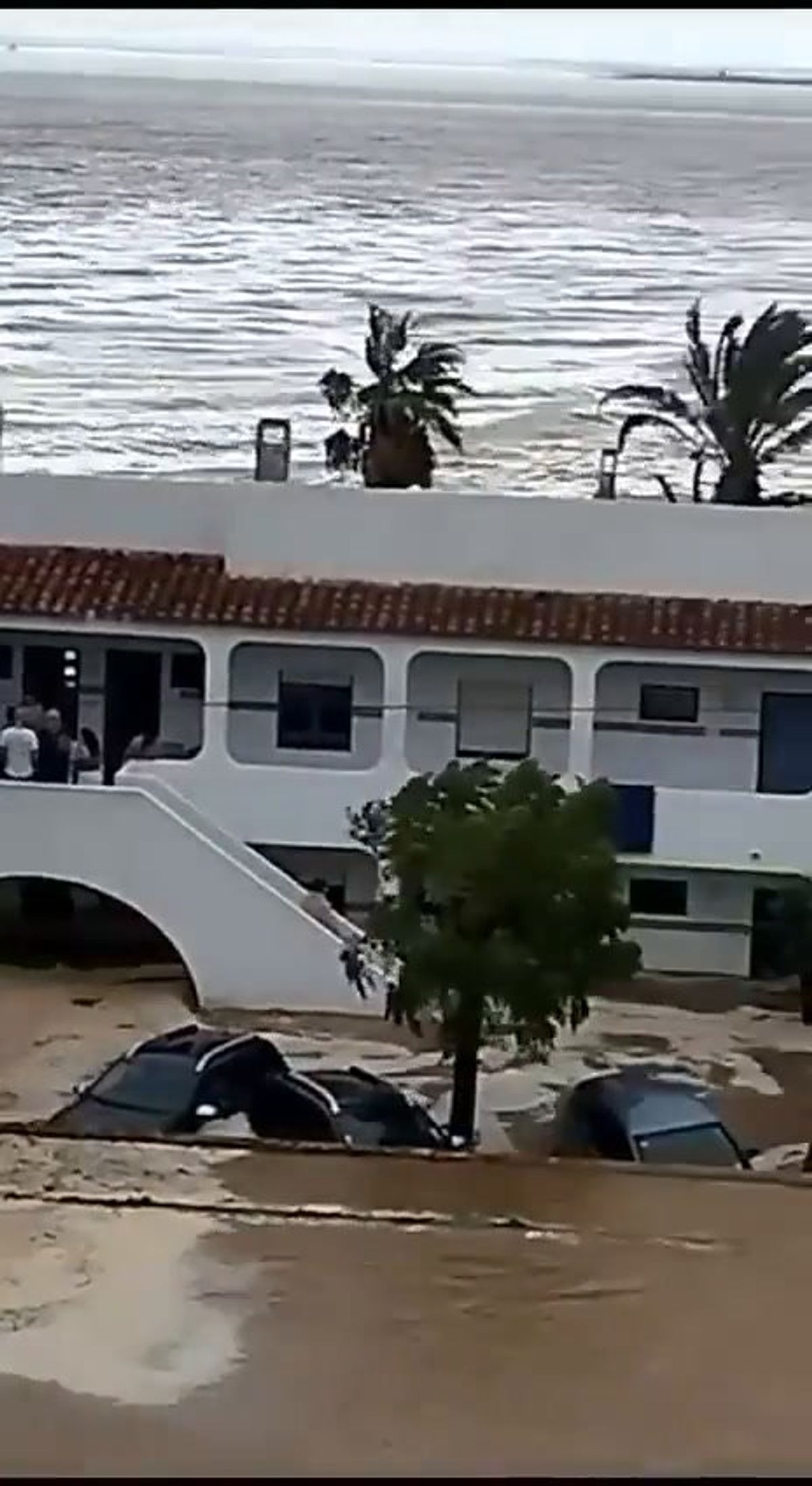 Terragona, alluvioni ed allagamenti | video
