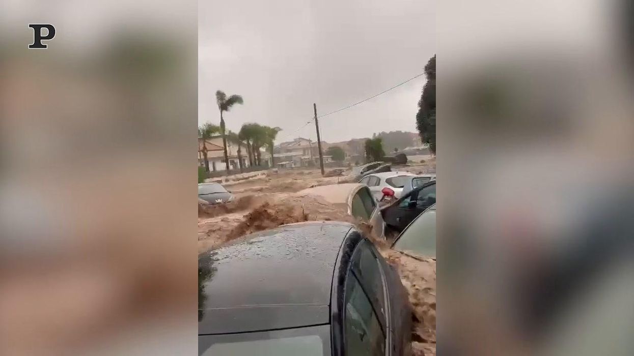 Alluvione in Sicilia: auto travolte dal fango a Scordia | video