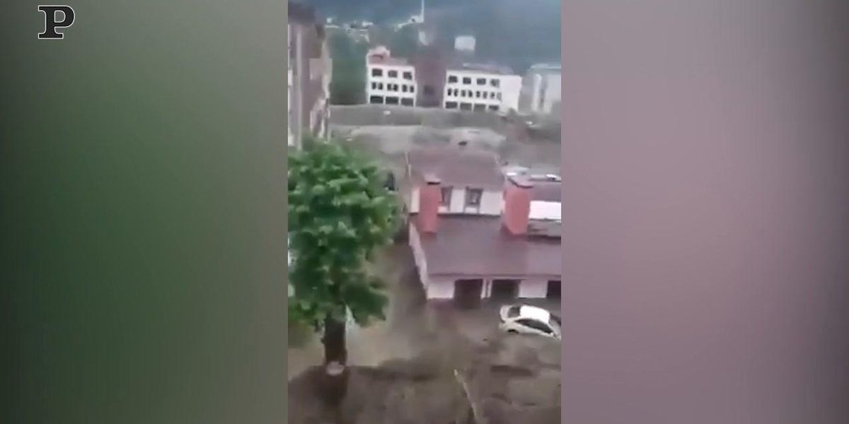 Alluvione in Turchia, allagamenti e frane nella provincia costiera di Bartin | video