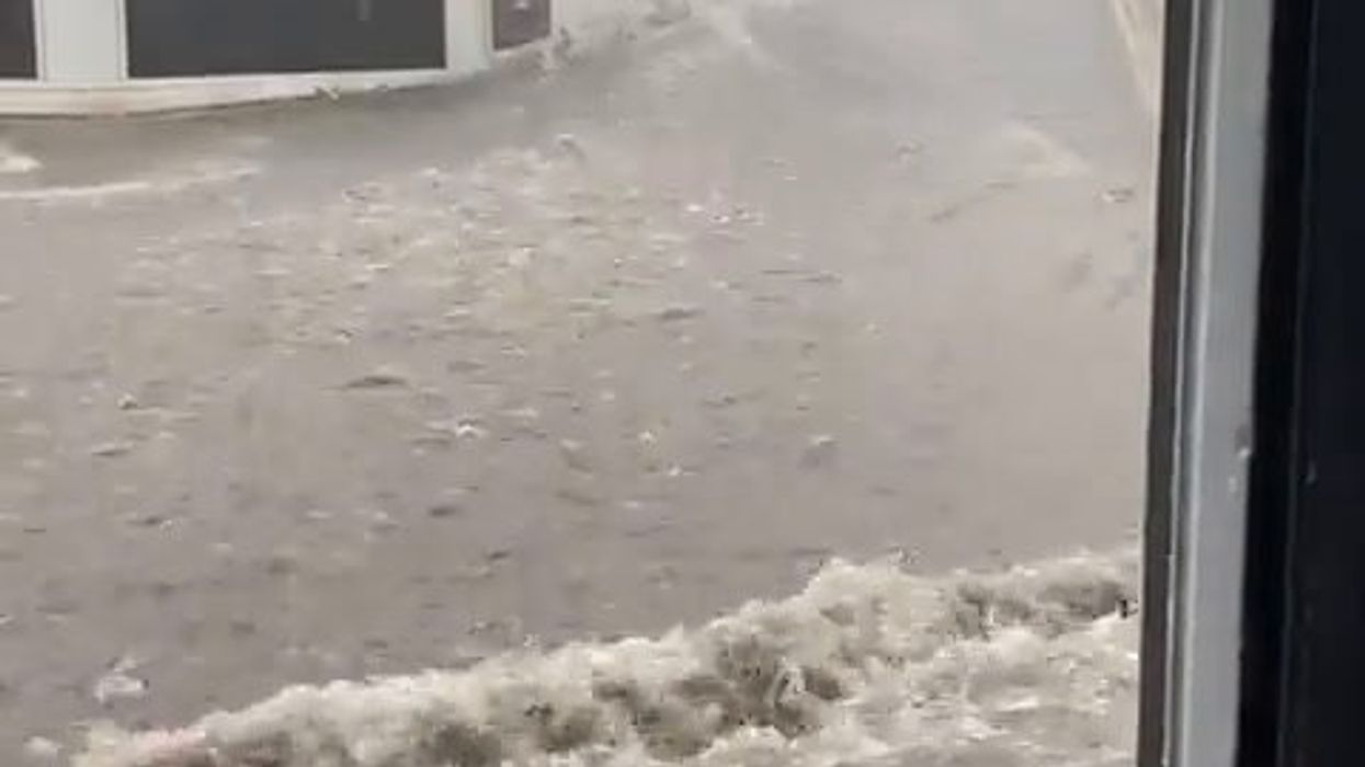 Maltempo in Inghilterra. Alluvioni in diverse città | video