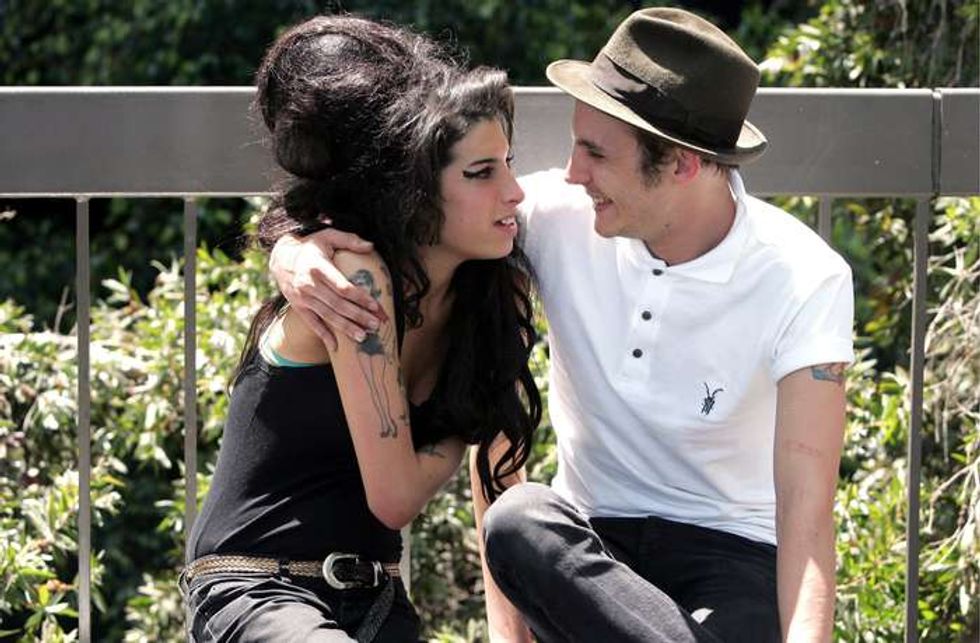 L'ex marito di Amy Winehouse in coma per overdose