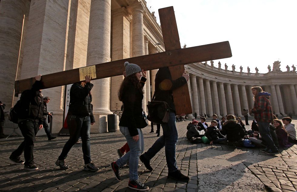 Papa Benedetto XVI: "Non abbandono la croce"
