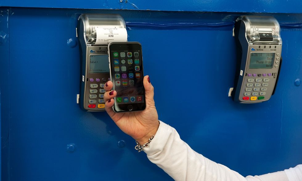 Perché Apple Pay è il metodo più sicuro per pagare nei negozi e online
