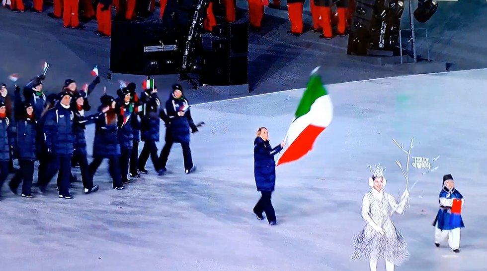 Arianna Fontana portabandiera Italia cerimonia apertura Olimpiadi invernali 2018 video