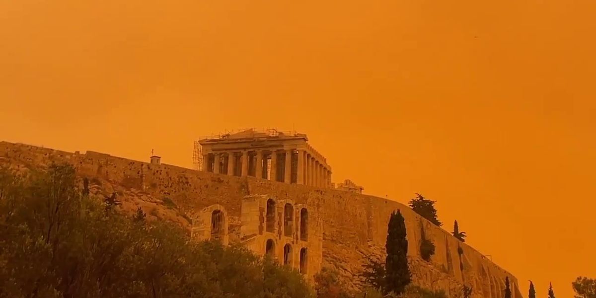 Atene gialla a causa della sabbia del deserto | video