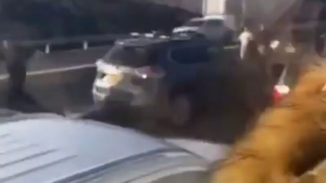 Attentato ad un checkpoint di Gerusalemme. Tre morti | video