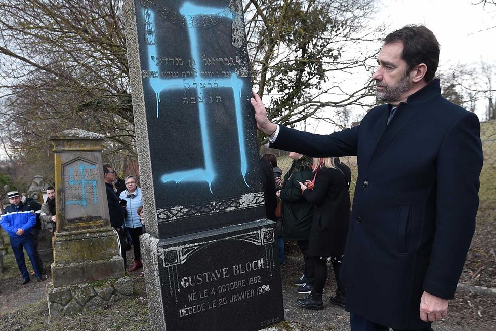 attentato antisemita cimitero francia nazisti