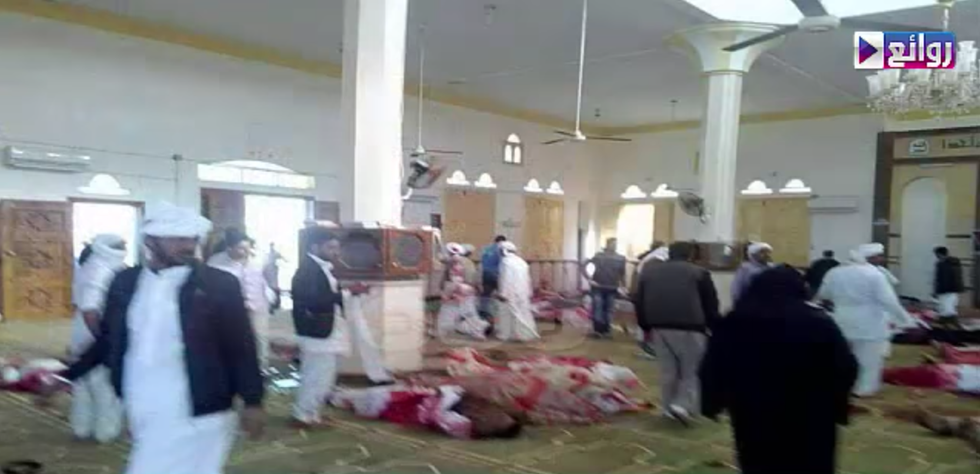 attentato terrorismo moschea sinai egitto video