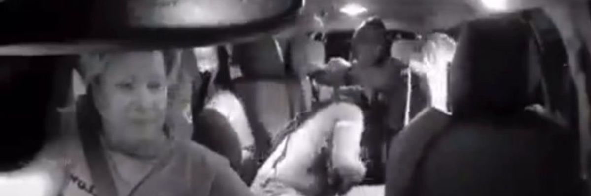 Las Vegas, autista Uber picchiato da 7 passeggeri a fine corsa | video