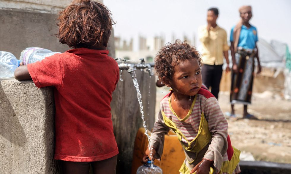 Bambini yemeniti sfollati