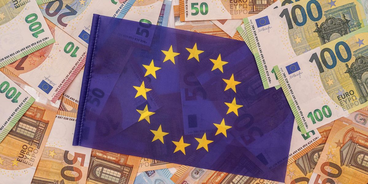 ​banconote euro, bandiera europa