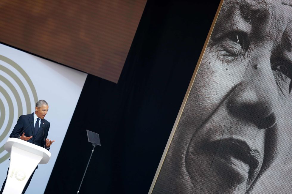 Barack Obama partecipa alle celebrazioni per ricordare i 100 anni dalla nascita di Nelson Mandela