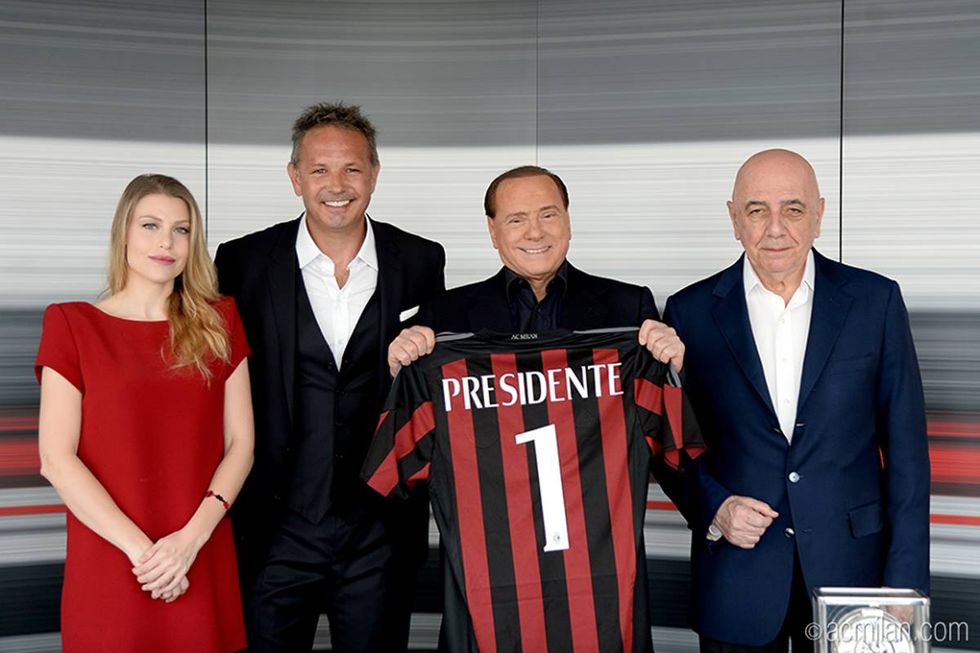 Berlusconi presenta Mihajlovic: "Il Milan riporterà i tifosi allo stadio"