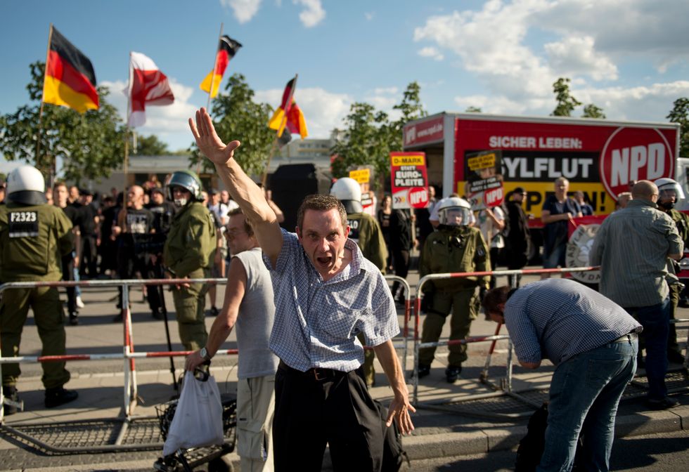La Germania vuole mettere fuorilegge i neonazisti