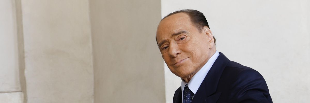 Berlusconi ricoverato da quasi un mese