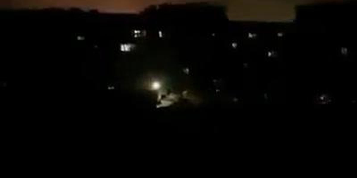 Missili russi colpiscono Mariupol, Ucraina | video