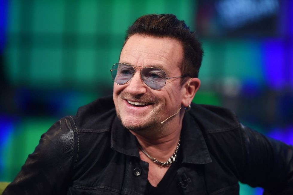 U2: Bono disegnerà occhiali per beneficenza