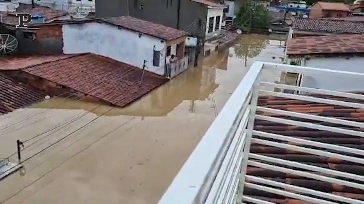 Brasile, alluvioni nello stato di Bahia: le immagini dall'alto | Video