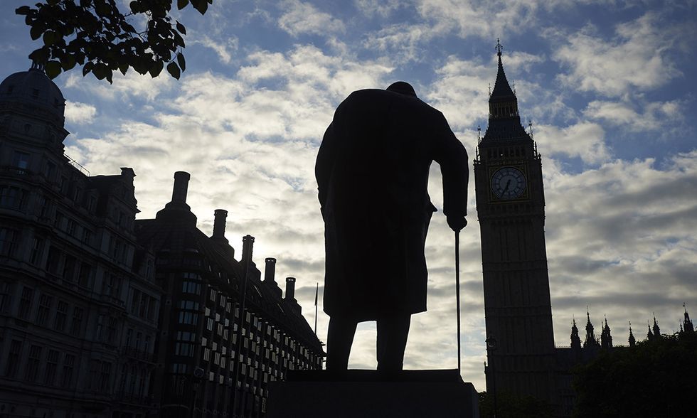 Brexit: statua di Churchill a Londra