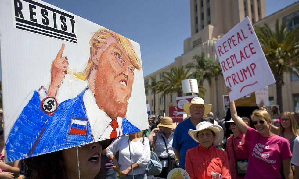 California, marcia per impeachment di Trump
