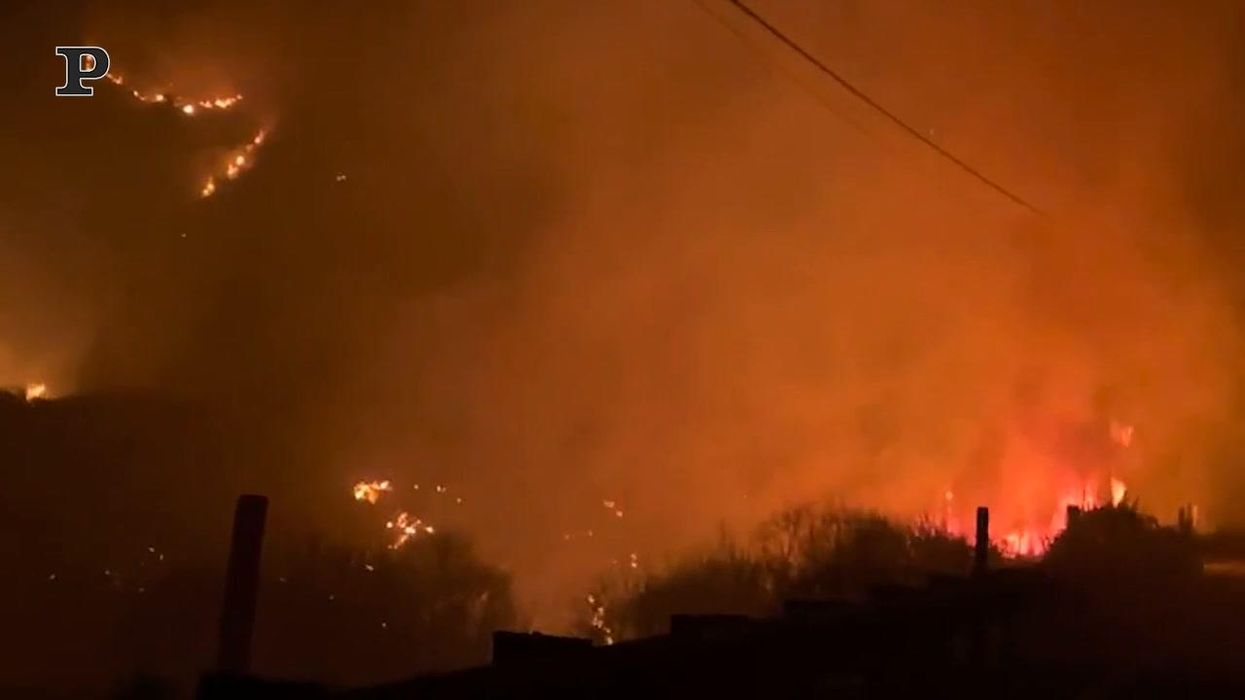 California, maxi-incendio sopra la costa di Big Sur: evacuati 500 residenti | Video