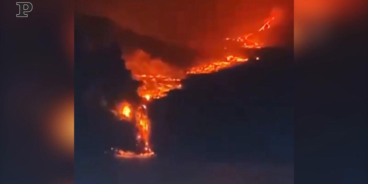Canarie, la lava del vulcano raggiunge l'oceano | video