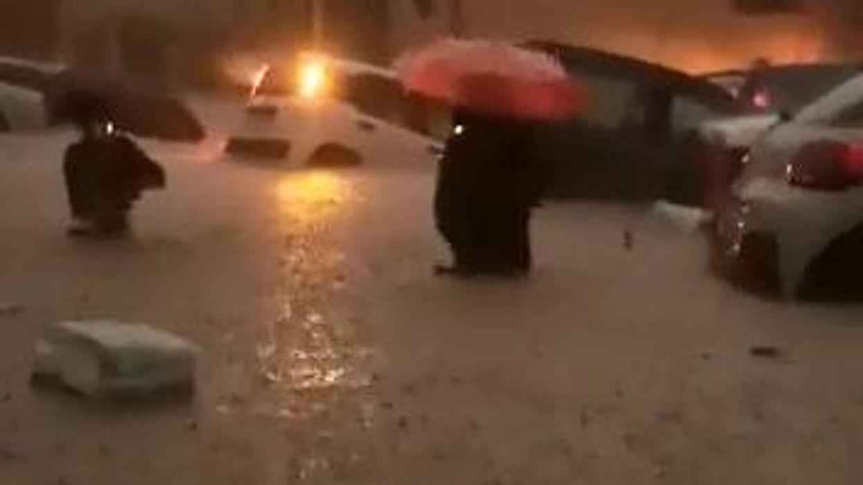 Alluvione a Cantiano, Marche, devastata da una bomba d'acqua | video