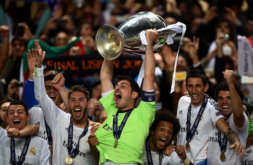 Iker Casillas lascia il Real Madrid: le foto di 25 anni di trionfi