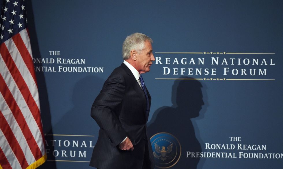Obama licenzia Chuck Hagel, il suo ministro della difesa