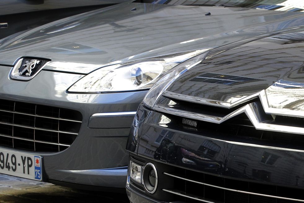Peugeot-Citroen riceve sussidi. Fiat manda in cassa integrazione