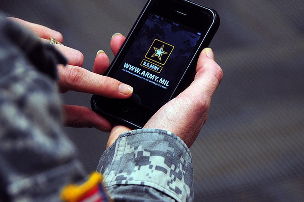 Il Pentagono apre a Samsung e Apple (e agli hacker)