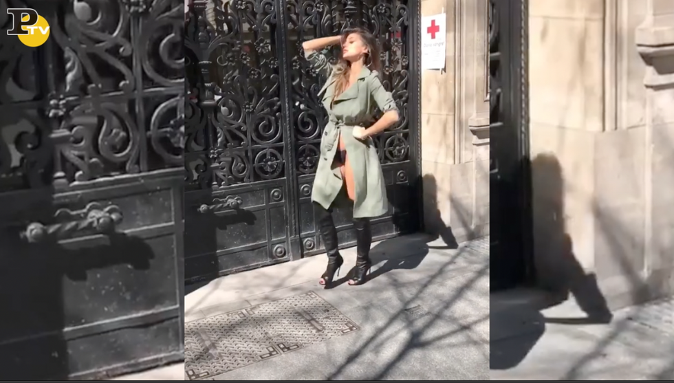 cristina buccino video sexy impermeabile lingerie