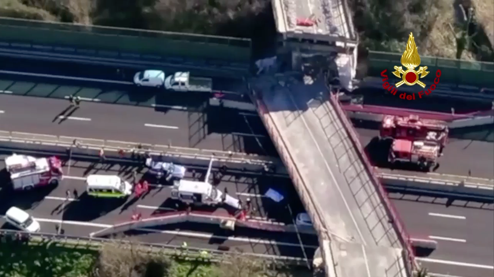 crollo ponte autostrada a14 video alto elicottero