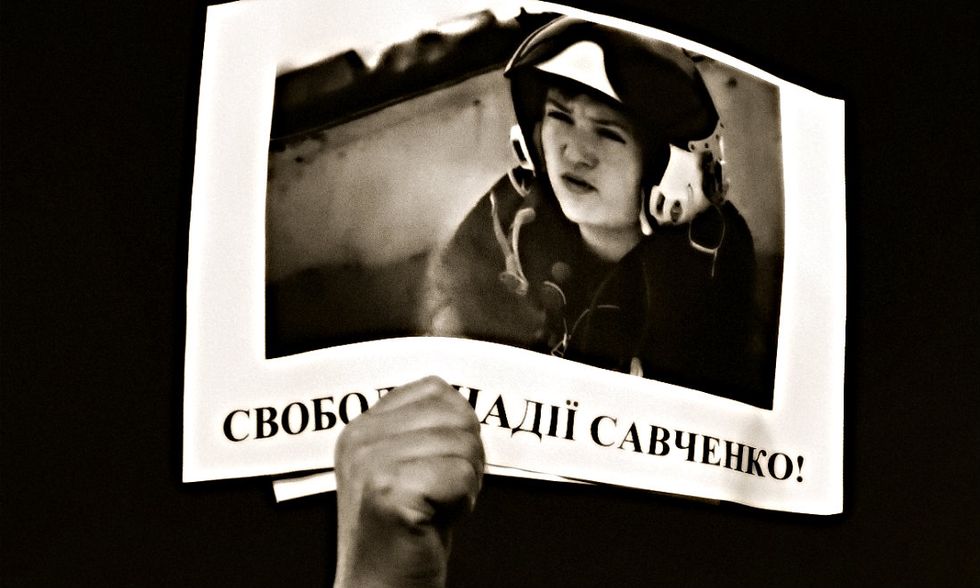 Nadia Savchenko, la top gun ucraina, rischia di morire a Mosca