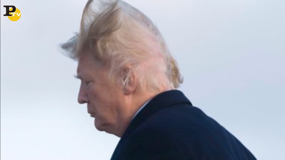 Donald Trump capelli vento video