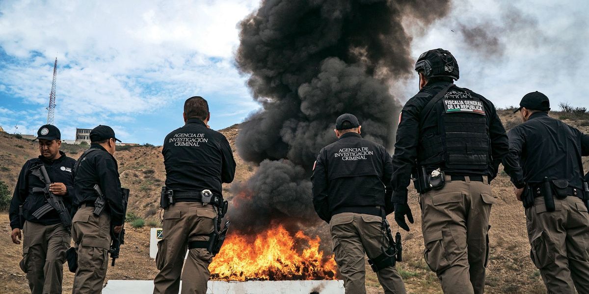droga bruciata a Tijuana in Messico 
