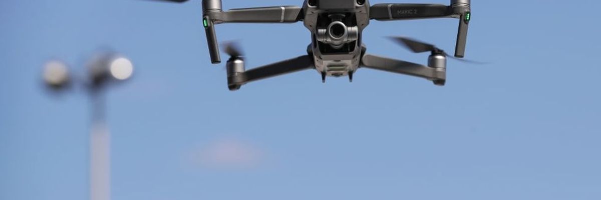 drone volo foto