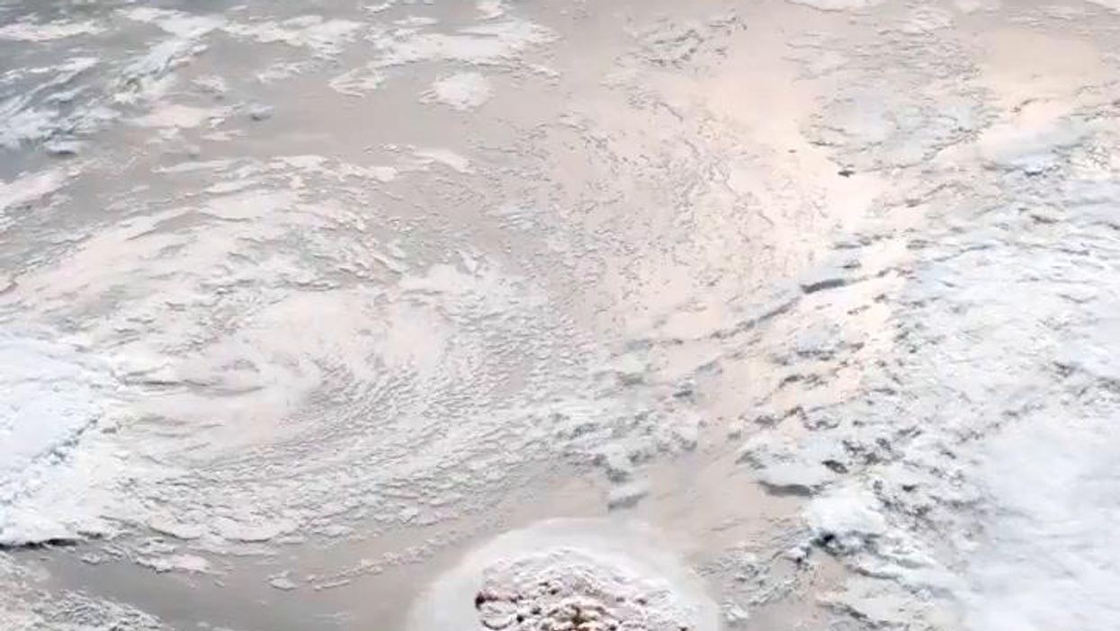 L'eruzione del vulcano Hunga vista dal satellite | video