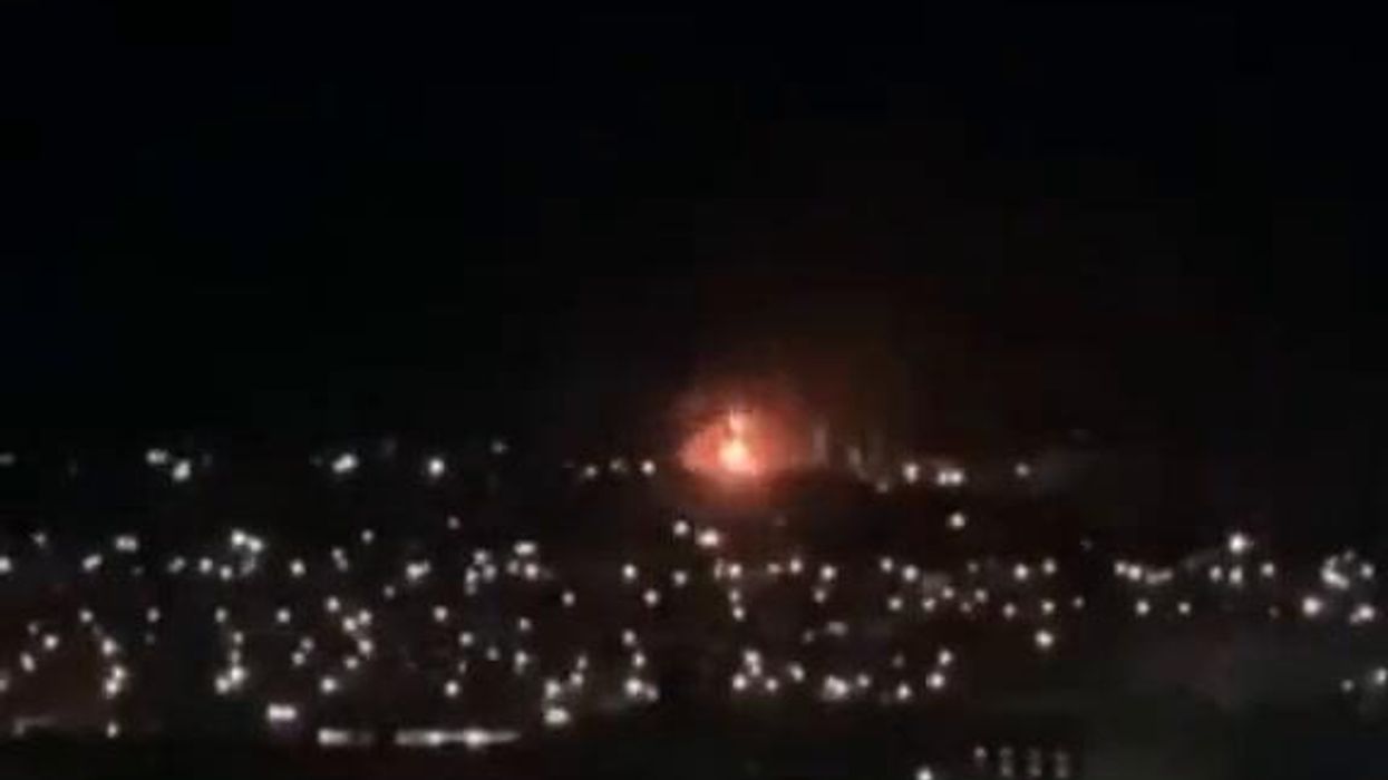 Esplosione a Kursk (Russia) nel deposito di carburanti dell'aeroporto | video