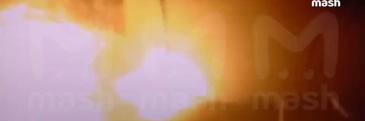 Esplosione nel deposito di carburante a Bryansk, Russia | video