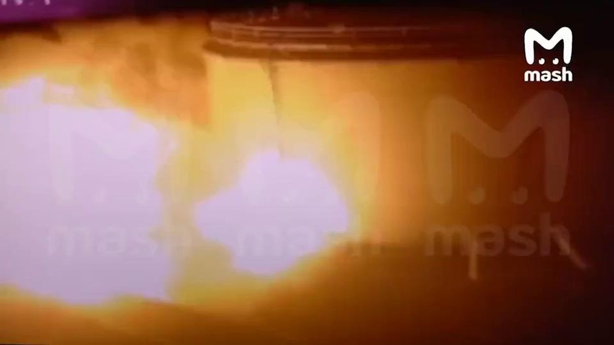 Esplosione nel deposito di carburante a Bryansk, Russia | video