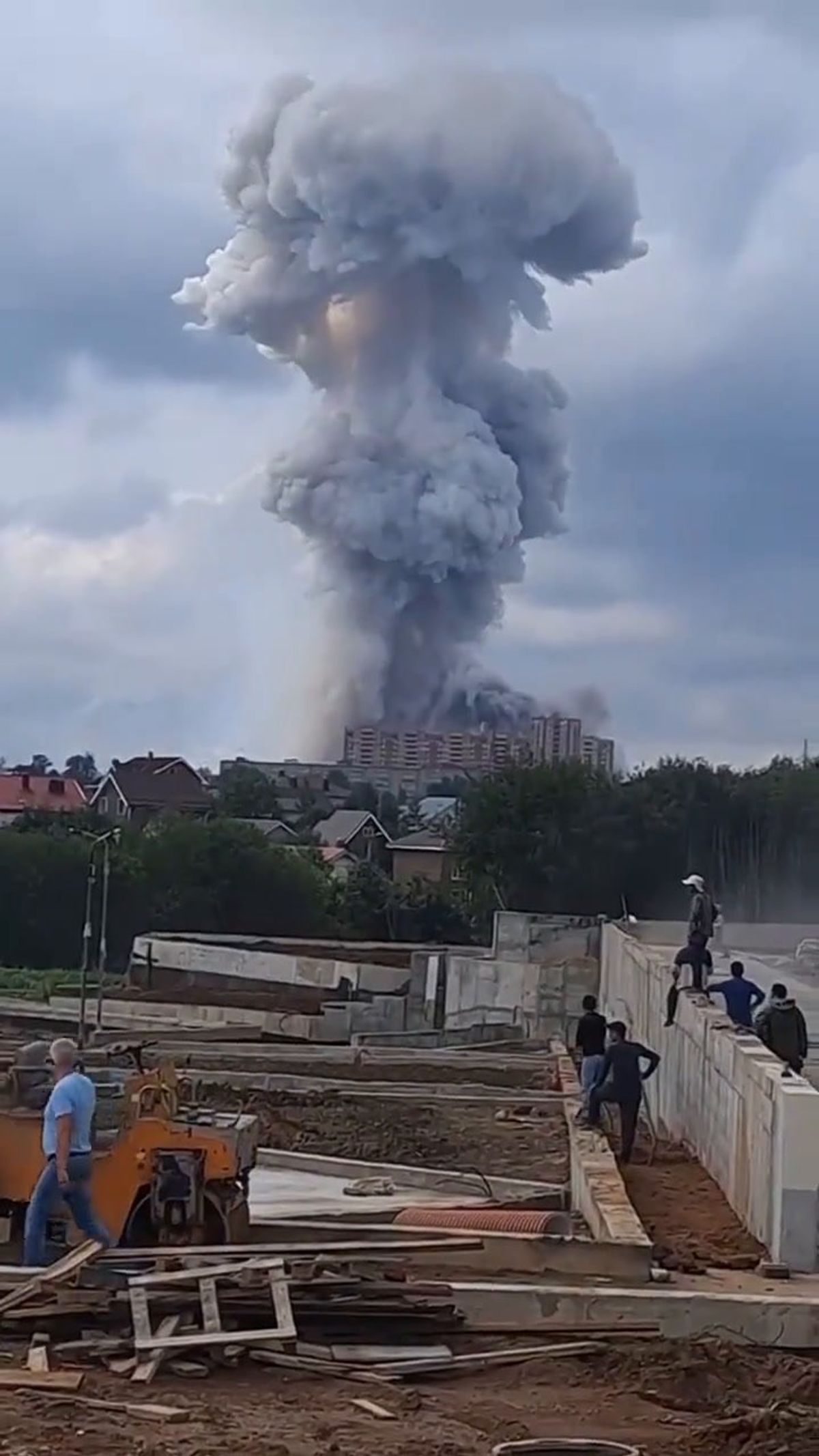 Esplosione in una fabbrica vicino Mosca, a Sergiev Posad | video